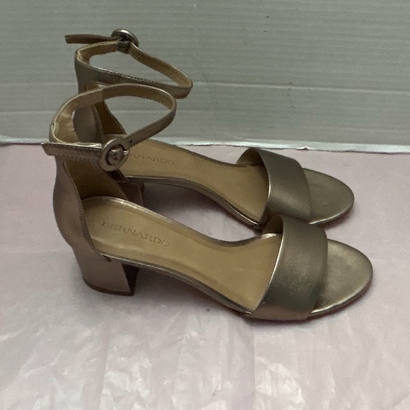 BERNARDO sandals - Picture 3 of 11